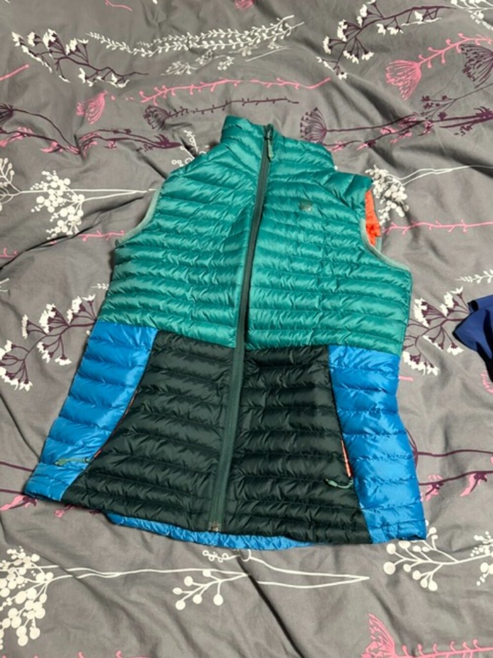 MEC Womens size small down filled colorblock vest